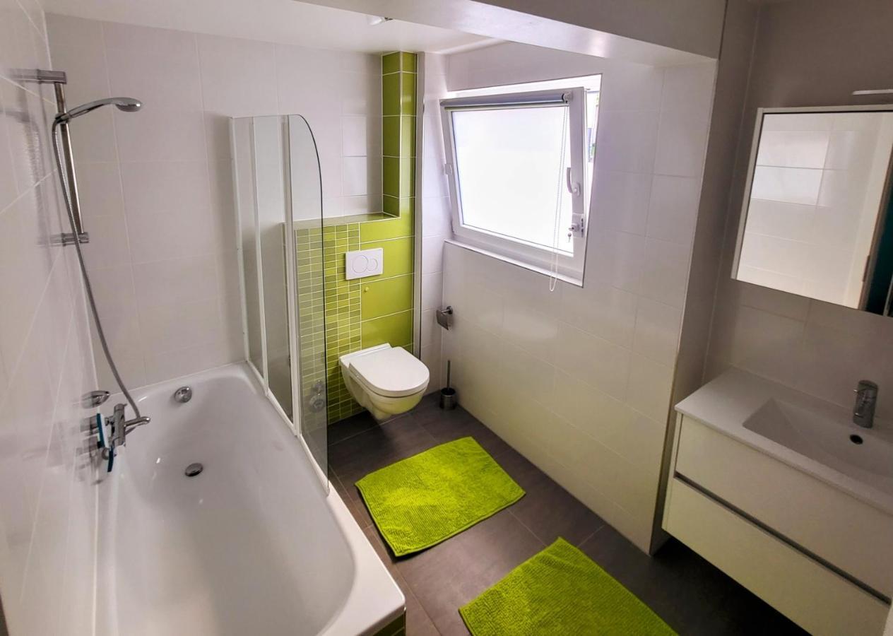 Calm And Modern Apartment Eischen Esterno foto